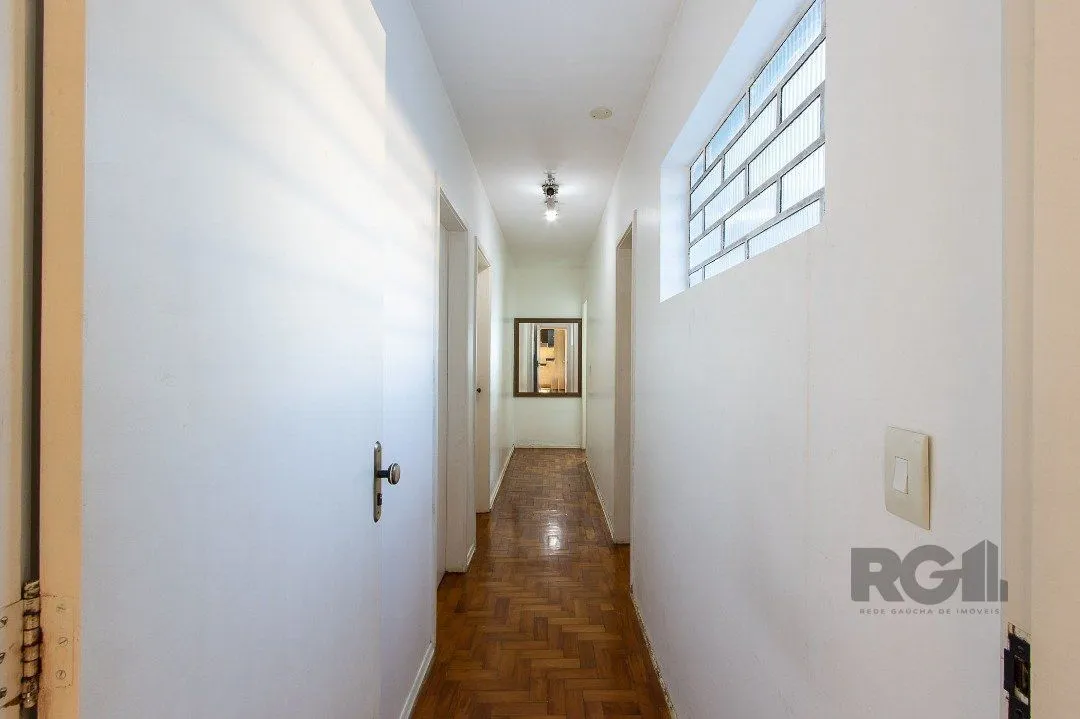 Imagem Casa térrea, com 3 dormitórios, 1 suíte, no bairro Ipanema.