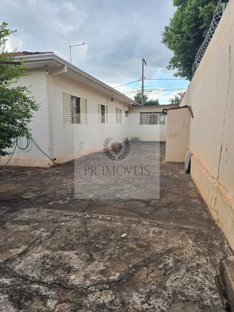Foto do imóvel Imóvel em area comercial à venda em Araraquara-SP, no Santana: confira essa oportunidade única!