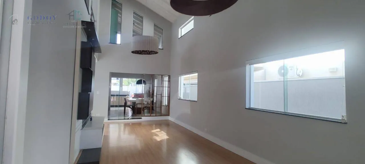 Imagem Conforto e lazer completos: casa com espaço gourmet, jacuzzi e 4 vagas