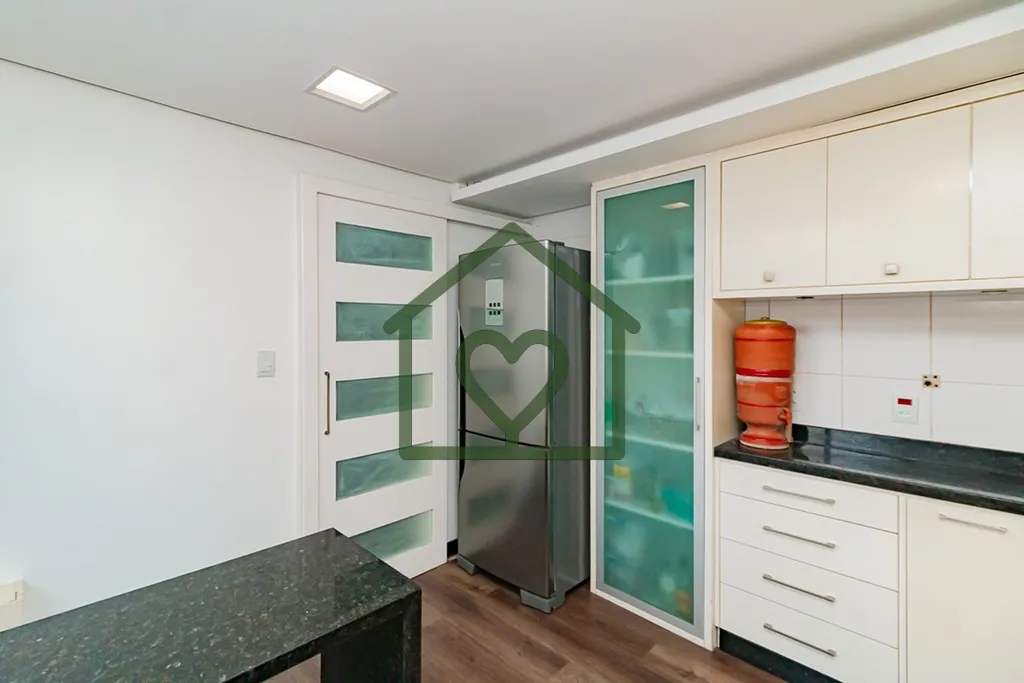 Imagem COBERTURA DE 196m² COM 2 DORMITÓRIOS, 2 BANHEIROS, 2 SALAS, COZINHA, ESCRITÓRIO, AMPLO ESPAÇO EX...