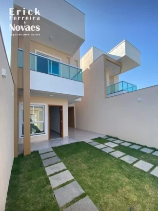 Imagem Casa a Venda na Praia do Morro-ES com 3 suítes sendo uma Suite master com Varanda, Sala de Estar e Jantar, quintal e Piscina e 2 vagas de garagem