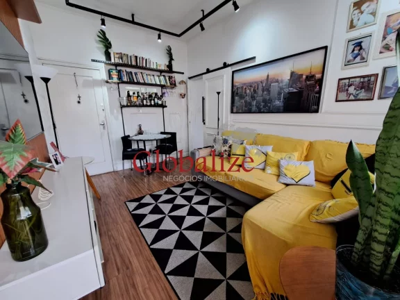 Imagem Apartamento à venda com 94m², 2 quartos, dependência, varanda de frente por R$580.000,00 no Gonzaga em Santos