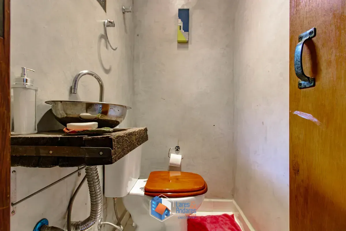 Imagem Casa para venda em Vila Pirajussara com 3 quartos, sendo 1 suíte, 300m²