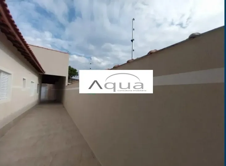 Imagem Casa para Venda em Mongaguá, Plataforma, 3 dormitórios, 1 suíte, 2 banheiros, 2 vagas