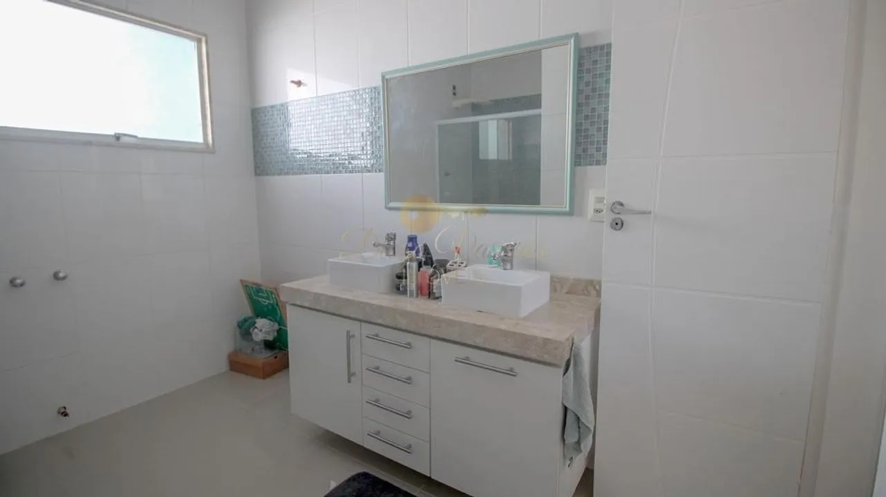 Imagem Casa em Condomínio para Venda em Teresópolis / RJ no bairro Tijuca