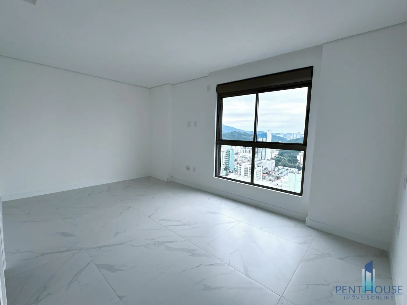 Imagem Cobertura Duplex para Venda em Balneário Camboriú, PIONEIROS, 5 dormitórios, 4 suítes, 6 banheiros, 6 vagas