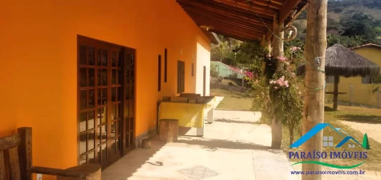 Imagem Viva em Grande Estilo: Casa com 5 Quartos e Piscina - Itapeva