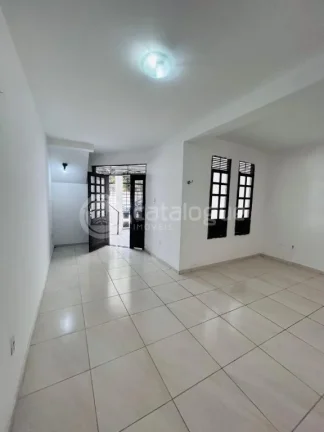 Imagem Excelente Casa em Lagoa Nova - Localização Estratégica e Amplo Espaço!