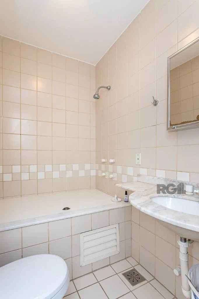Imagem Casa em condomínio de 109m² - 3 dormitórios, 1 suíte e 1 vaga no bairro Teresópolis