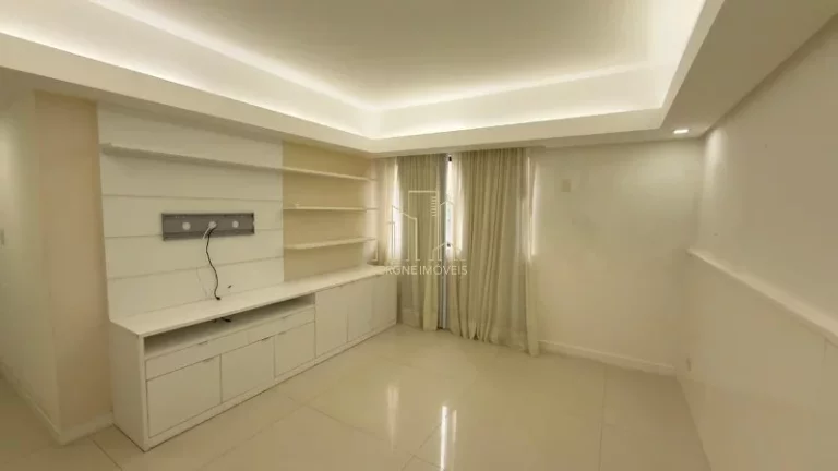 Imagem Apartamento 4 Quartos à Venda em Salvador | 212m², Reformado, 2 Suítes e 2 Vagas