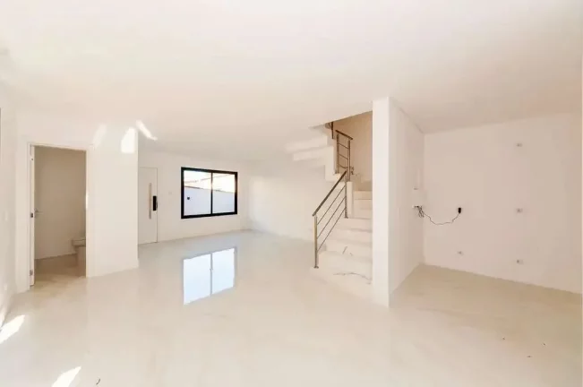 Imagem Sobrados Triplex com 3 quartos Pronto para Morar nas Merces