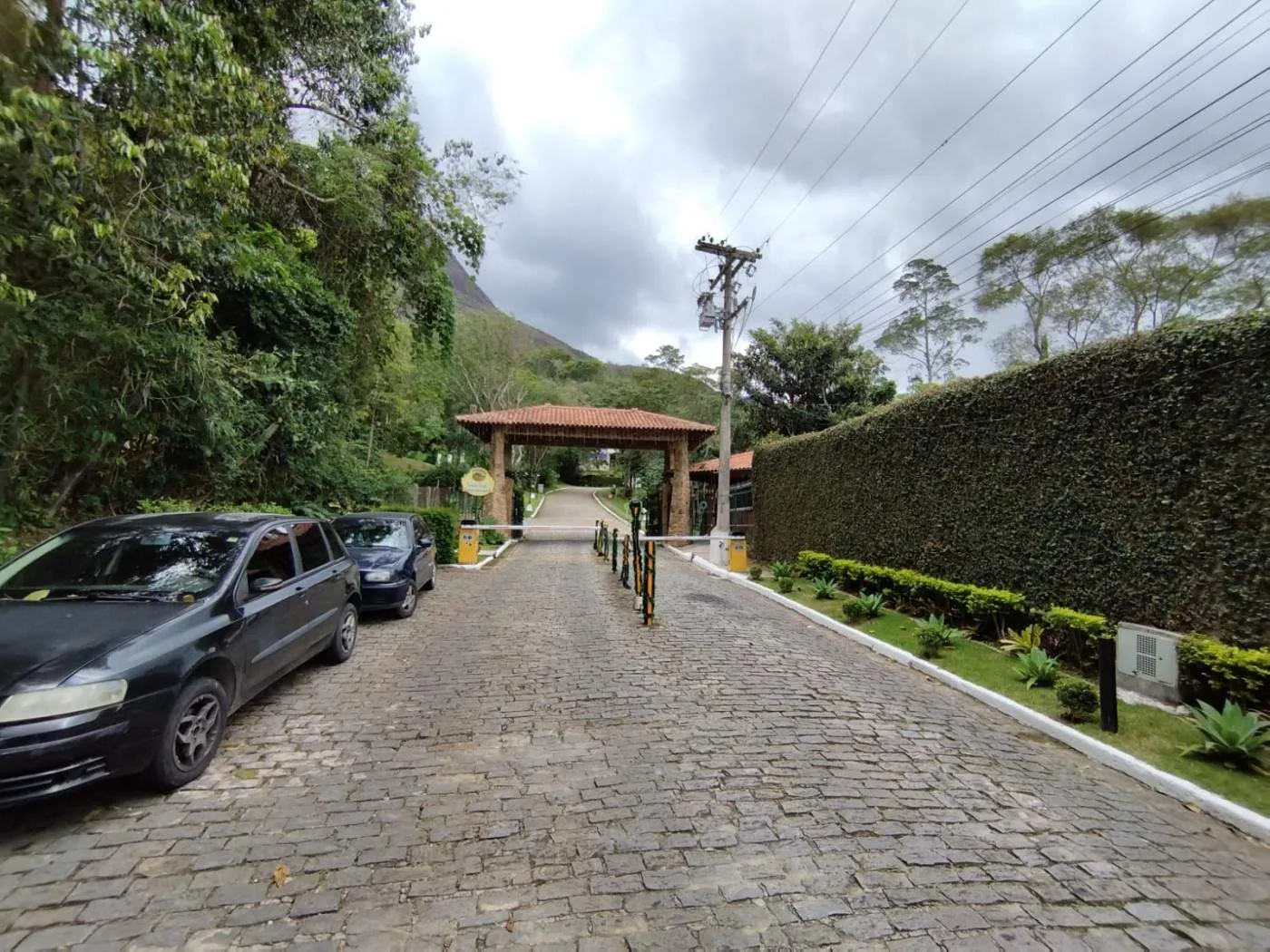 Foto do imóvel Terreno para Venda em Petrópolis / RJ em Rua Djanira
