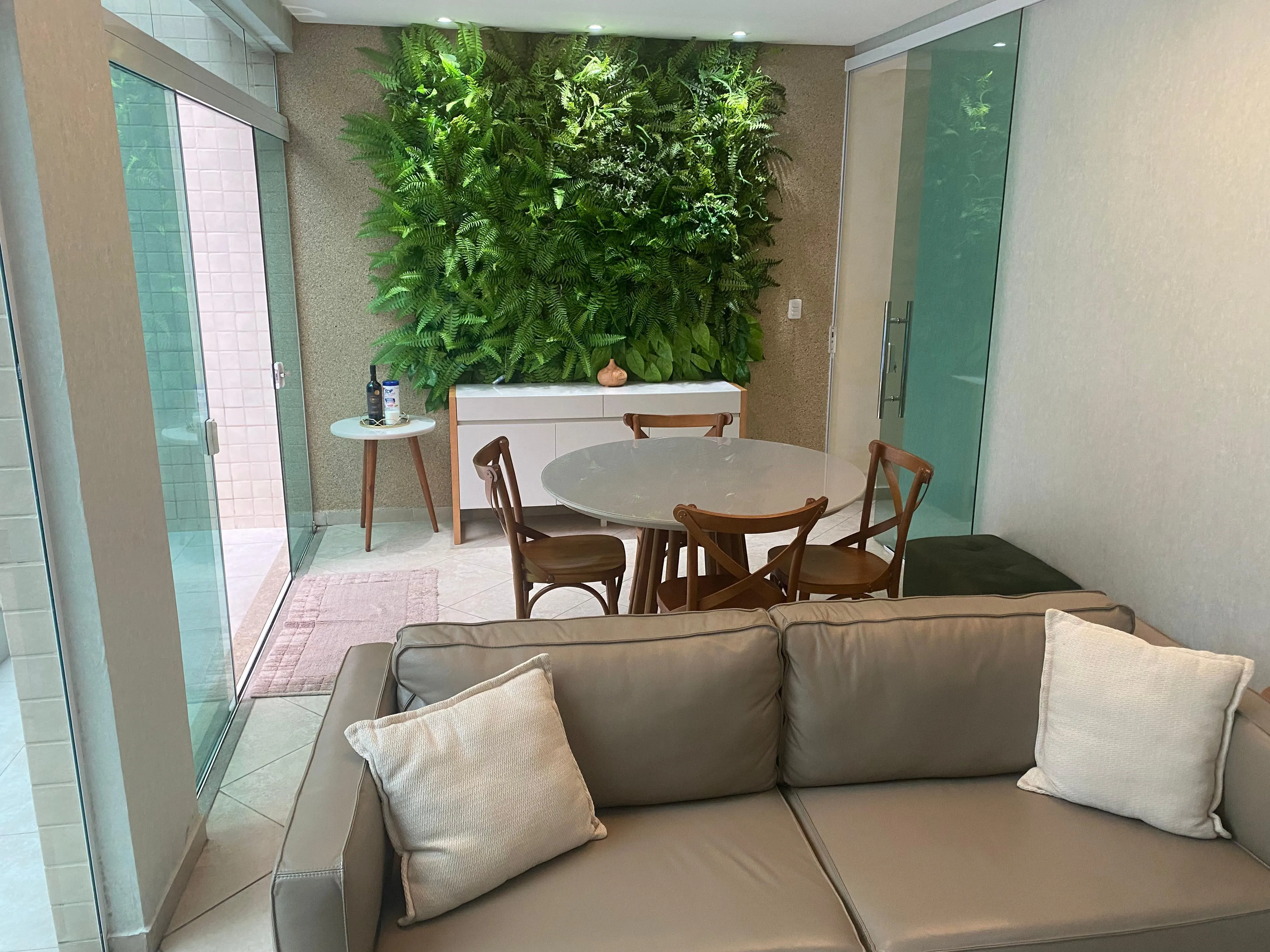 Imagem Residência Exclusiva no Embaré: Elegância, Conforto e Sofisticação em Cada Detalhe