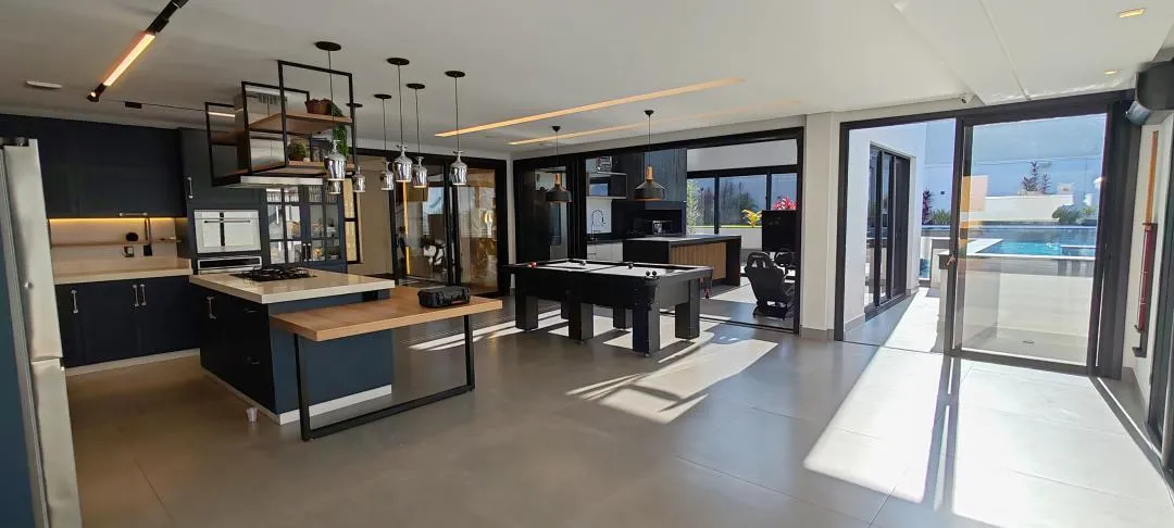Imagem Sobrado de Luxo com Área de Lazer Completa Condomínio Treviso, Bairro Fag, Cascavel - Venda