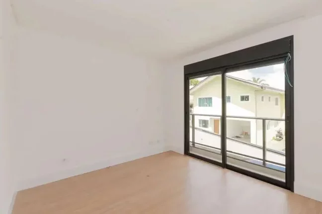 Imagem Sobrados Triplex com 3 quartos Pronto para Morar nas Merces