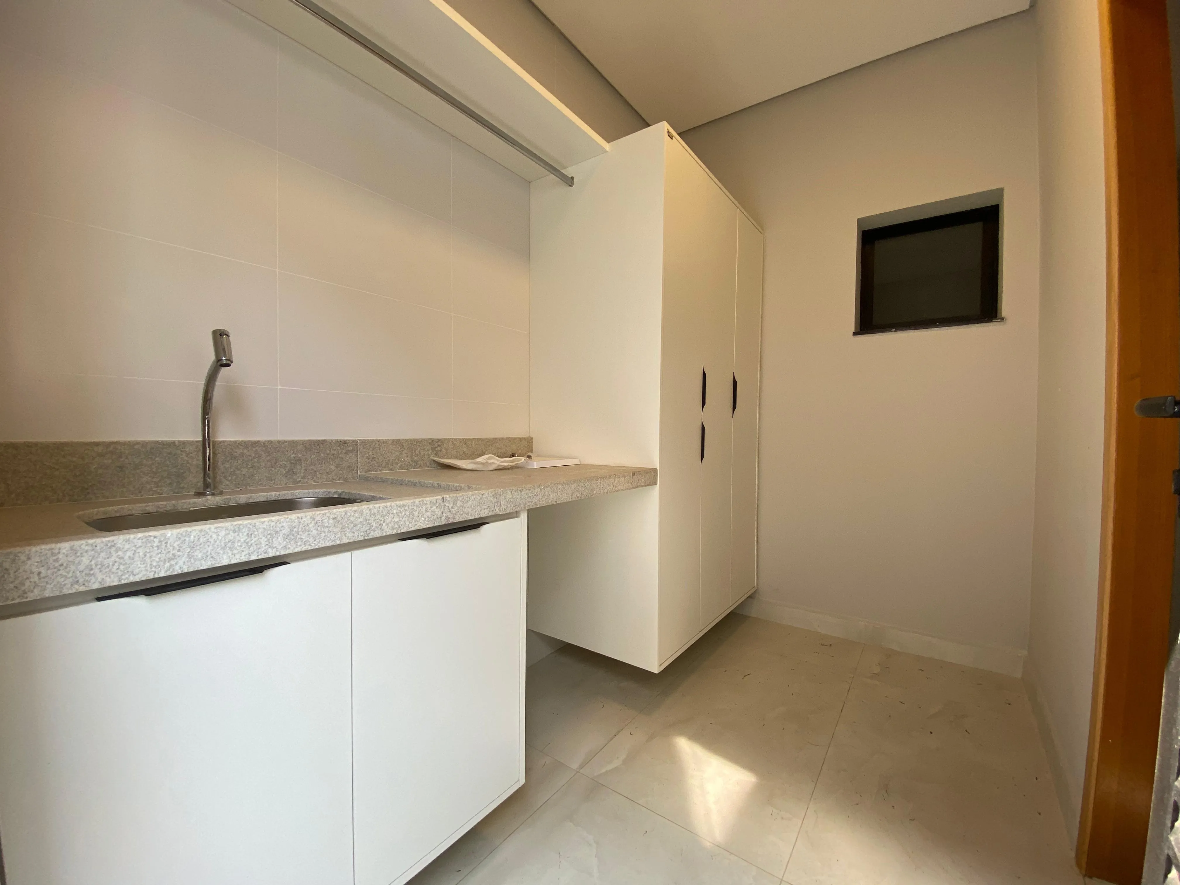 Imagem Linda Casa no Alphaville 3