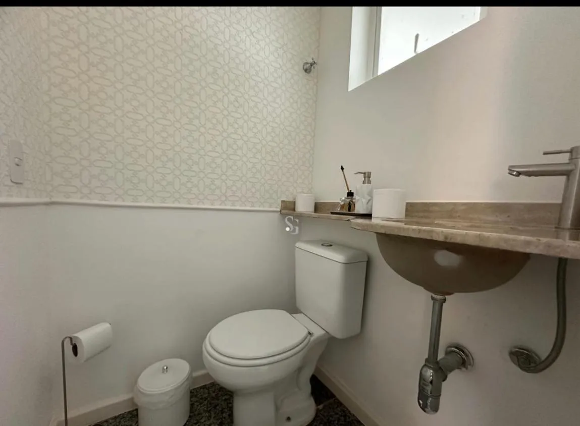 Imagem Casa à venda em região privilegiada, perfeita para quem busca um lar aconchegante e espaçoso para sua família