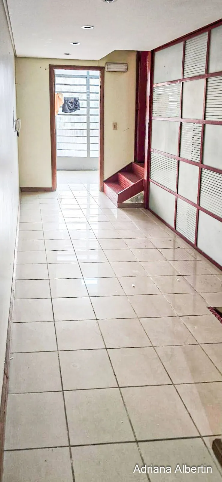 Imagem Prédio comercial com 239m²
