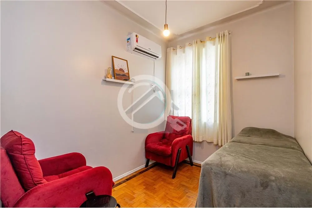 Imagem Ótima localização para comércio e residencial. Sobrado com duas casas com entradas individuais, ...