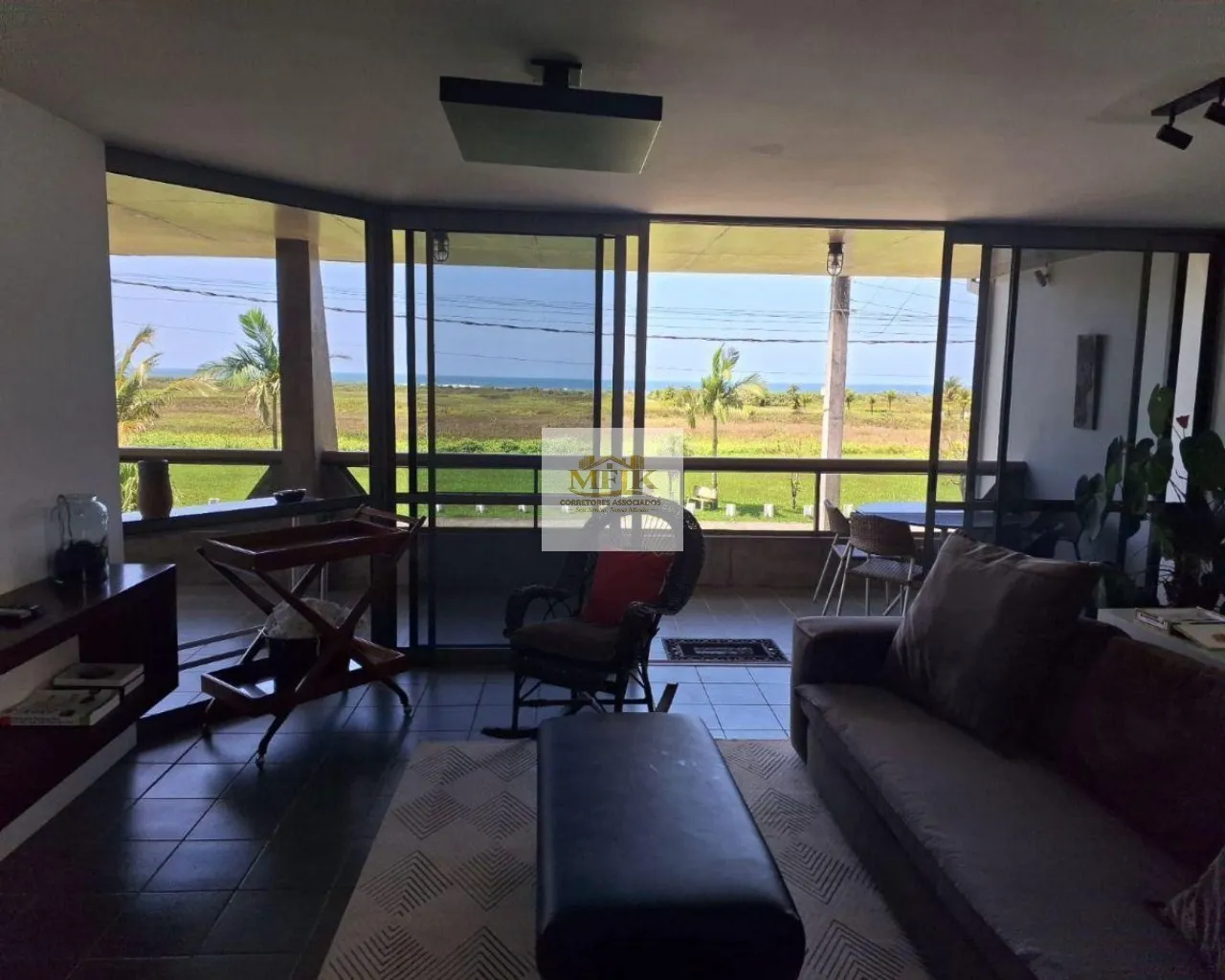 Imagem Imperdível! Casa beira mar com 4 suítes no Atami Norte, Pontal do Paraná-PR - 297m² - 2 vagas - Agende sua visita!