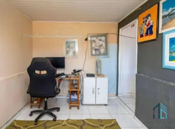 Imagem Sobrado em condomínio, 04 quartos c/suíte no Xaxim em Curitiba PR