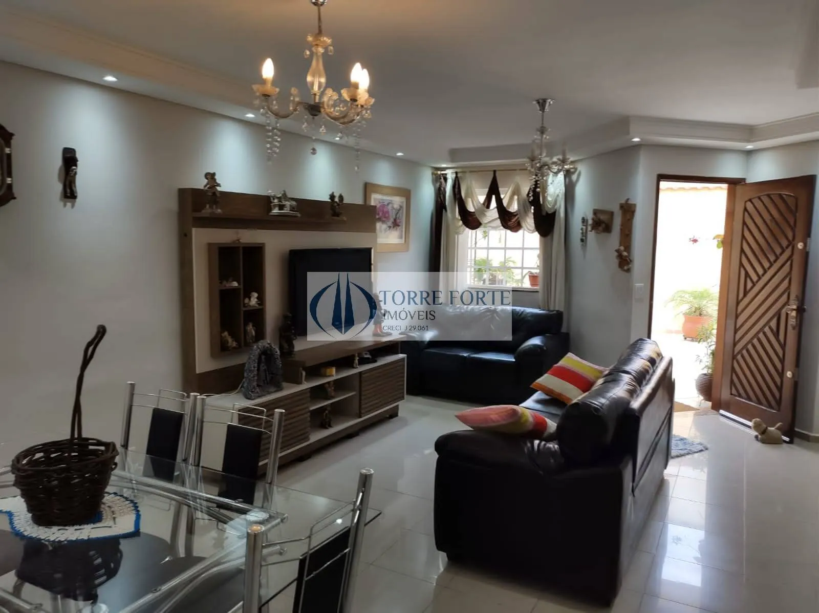 Imagem Sobrado em condominio com 3 dormitórios, 1 suite, 3 vagas na Vila Bertioga