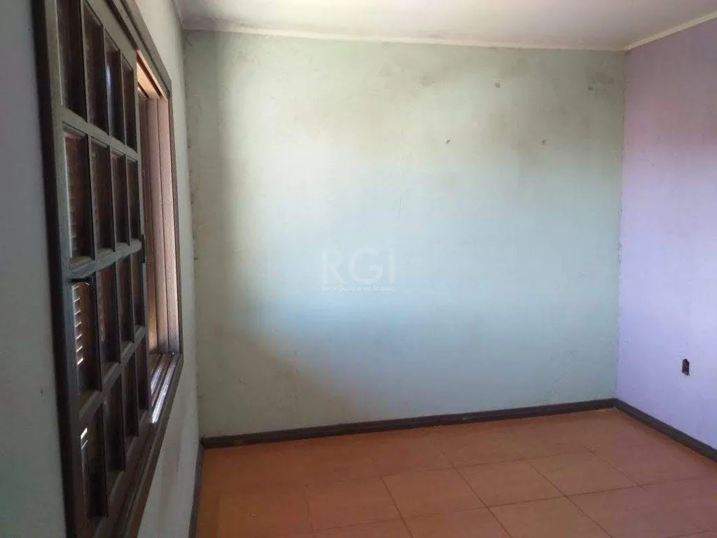 Imagem Casa para Venda - 200m², 6 dormitórios, 4 vagas - Tristeza
