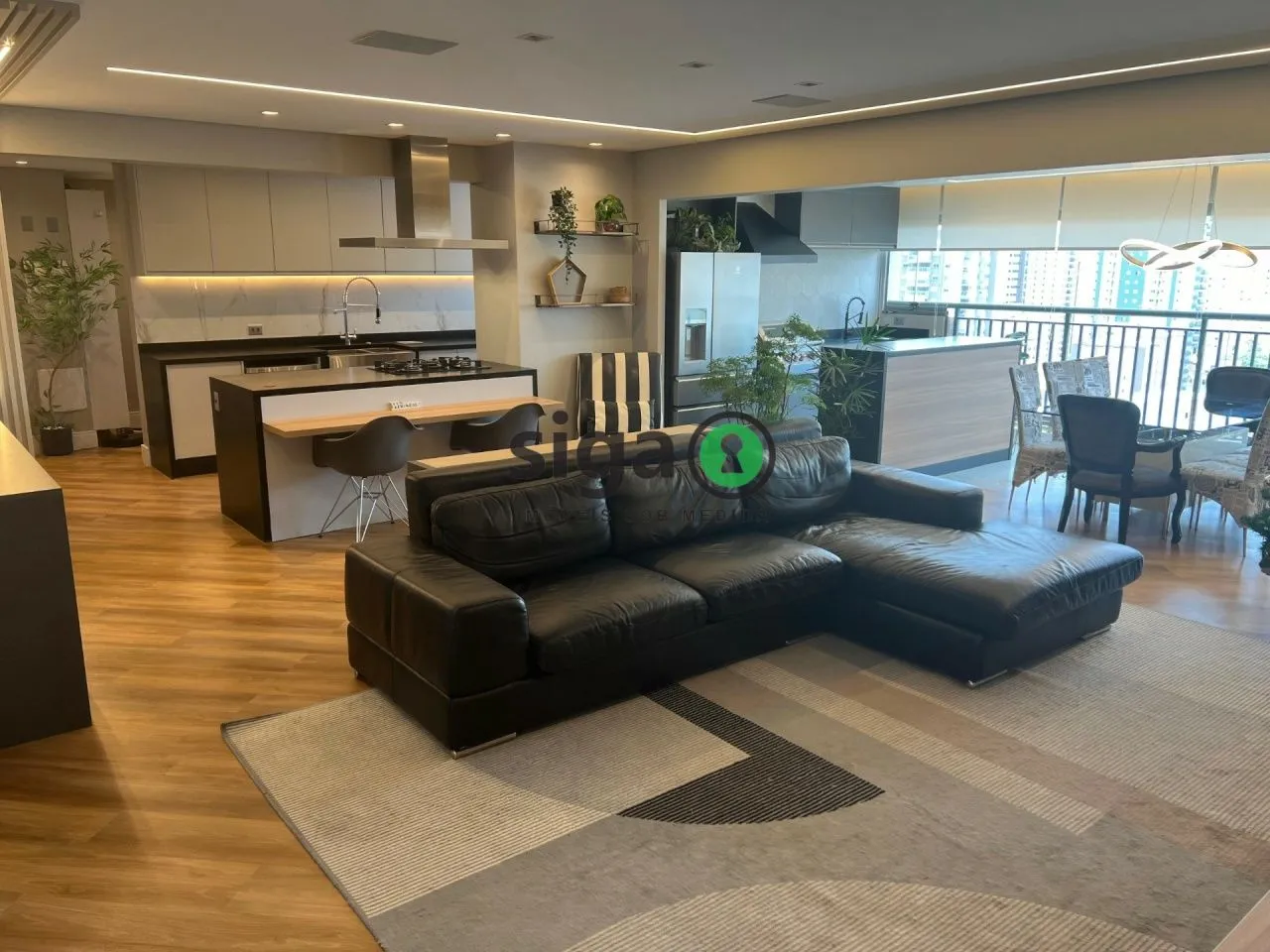 Imagem Apartamento com 149m2, 3 Suites, 4 banheiros 2 vagas demarcadas e deposito de 3m2