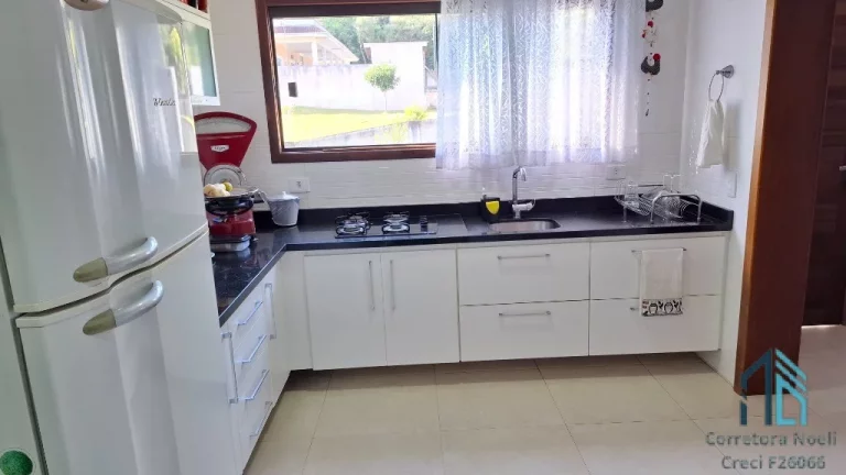 Imagem - Chácara com casa em condomínio, local seguro, ótima localização em São Jose dos Pinhais divisa com Piraquara PR