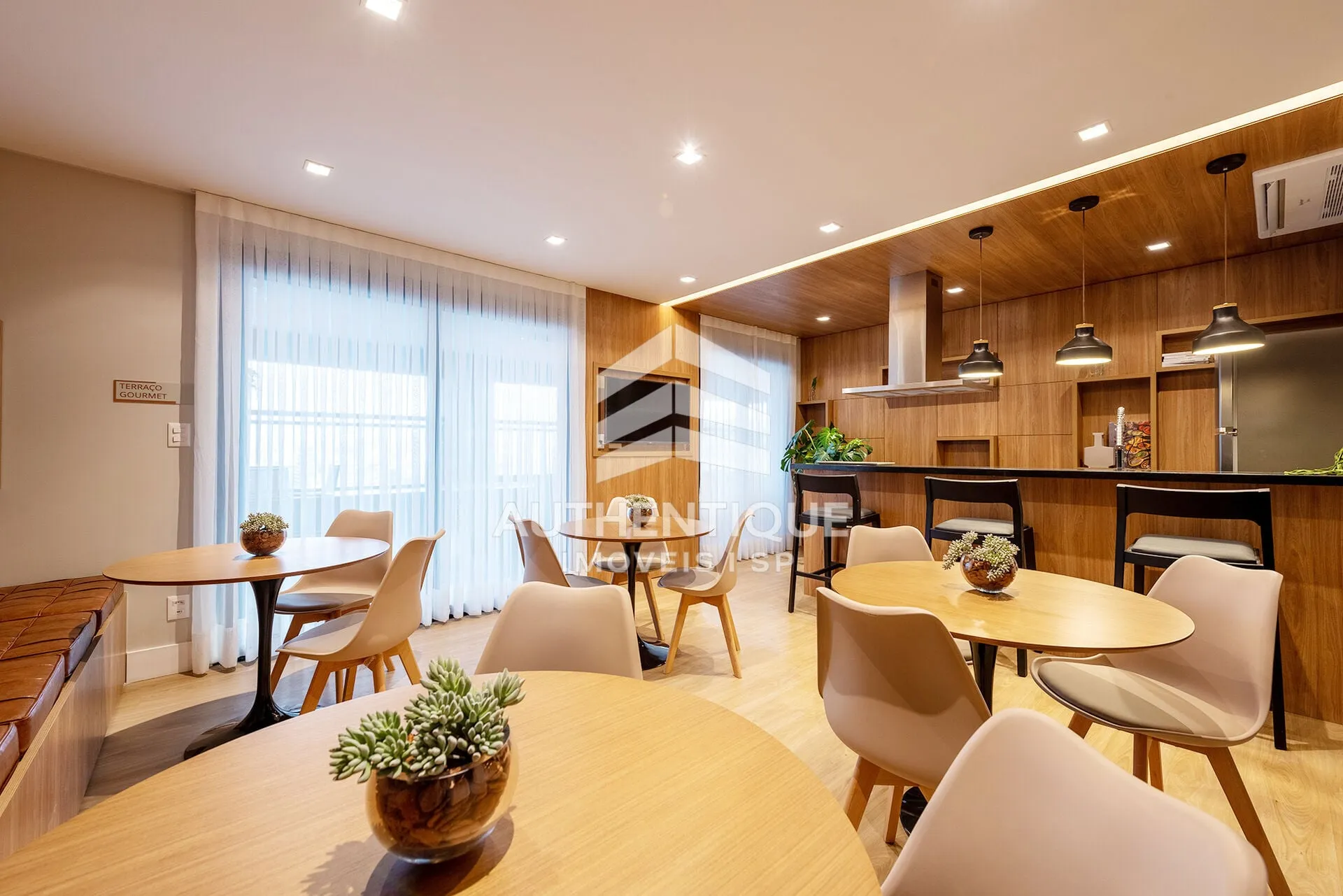 Imagem 1300 Jurupis Moema - Apartamento à venda em São Paulo/SP