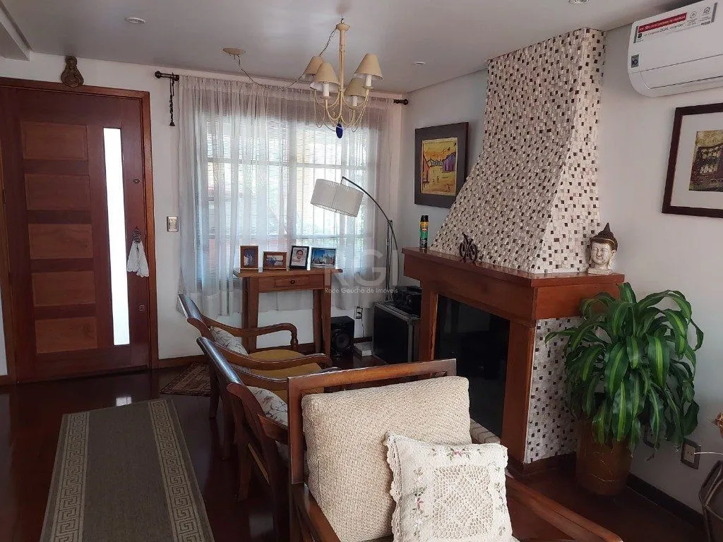 Imagem Casa Condominio para Venda - 234m², 3 dormitórios, sendo 1 suites, 2 vagas