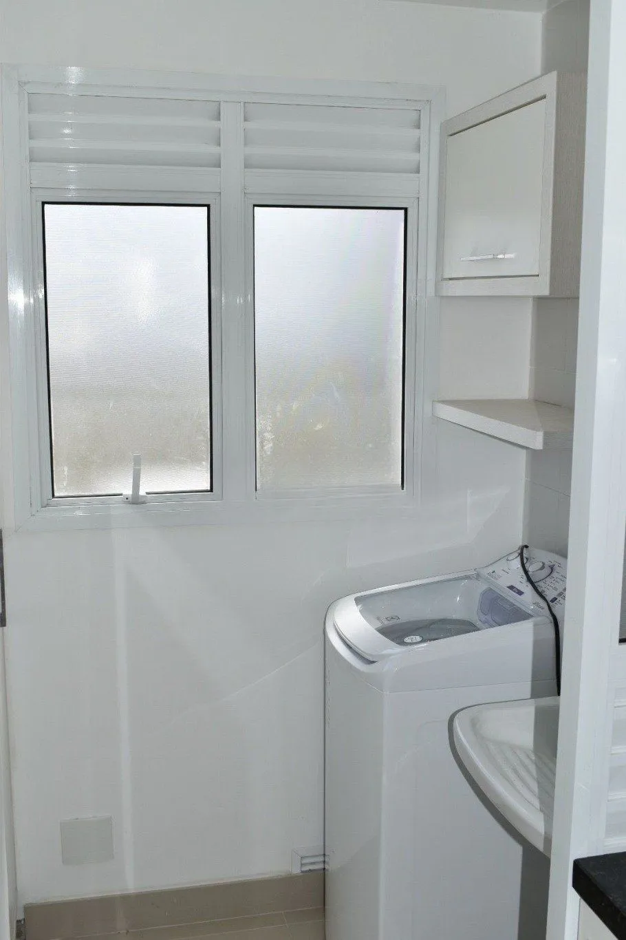 Imagem Apartamento com 3 quartos e 79m² à venda em Passo da Areia, Porto Alegre. Rua Bezerra De Menezes, Passo Da Areia, Porto Alegre
