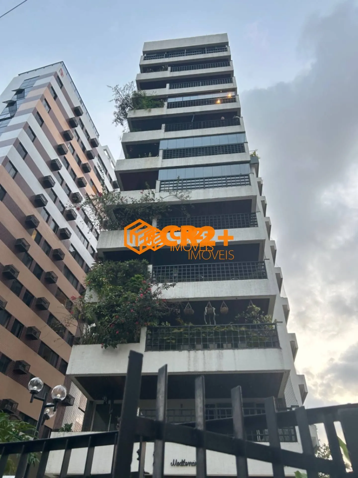 Imagem Apartamento a Venda com 04 quartos 01 suíte nas Graças 200m2 em Recife