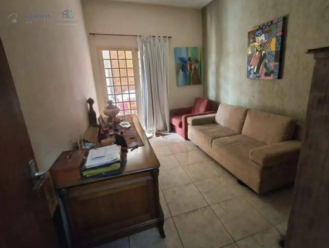 Imagem Sobrado com 4 Dormitórios, Suítes com Closet e Piscina.
