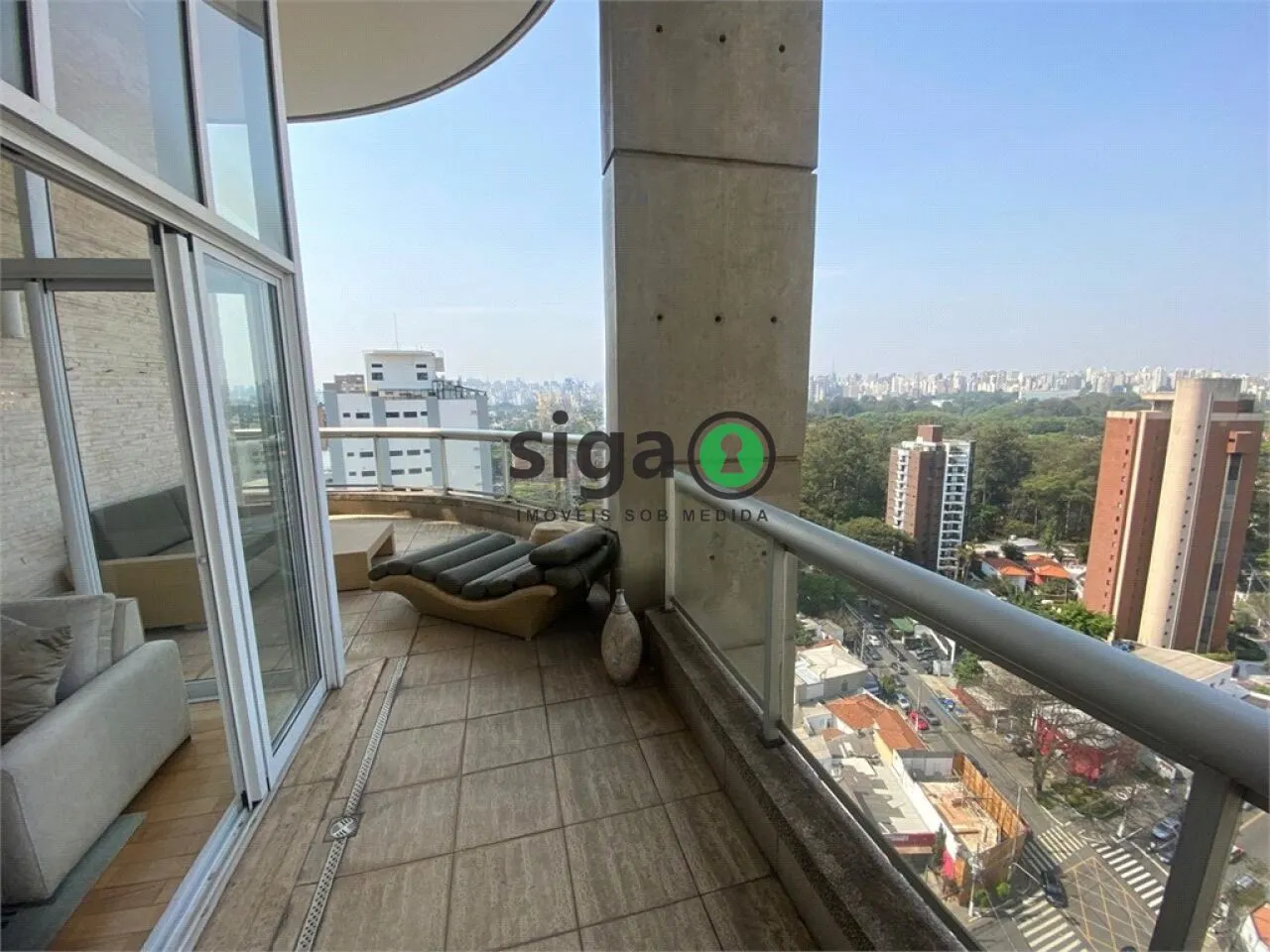 Imagem Apartamento Duplex Alto Padrão na Vila Nova Conceição de 2 Suítes com 3 Vagas à Venda.
