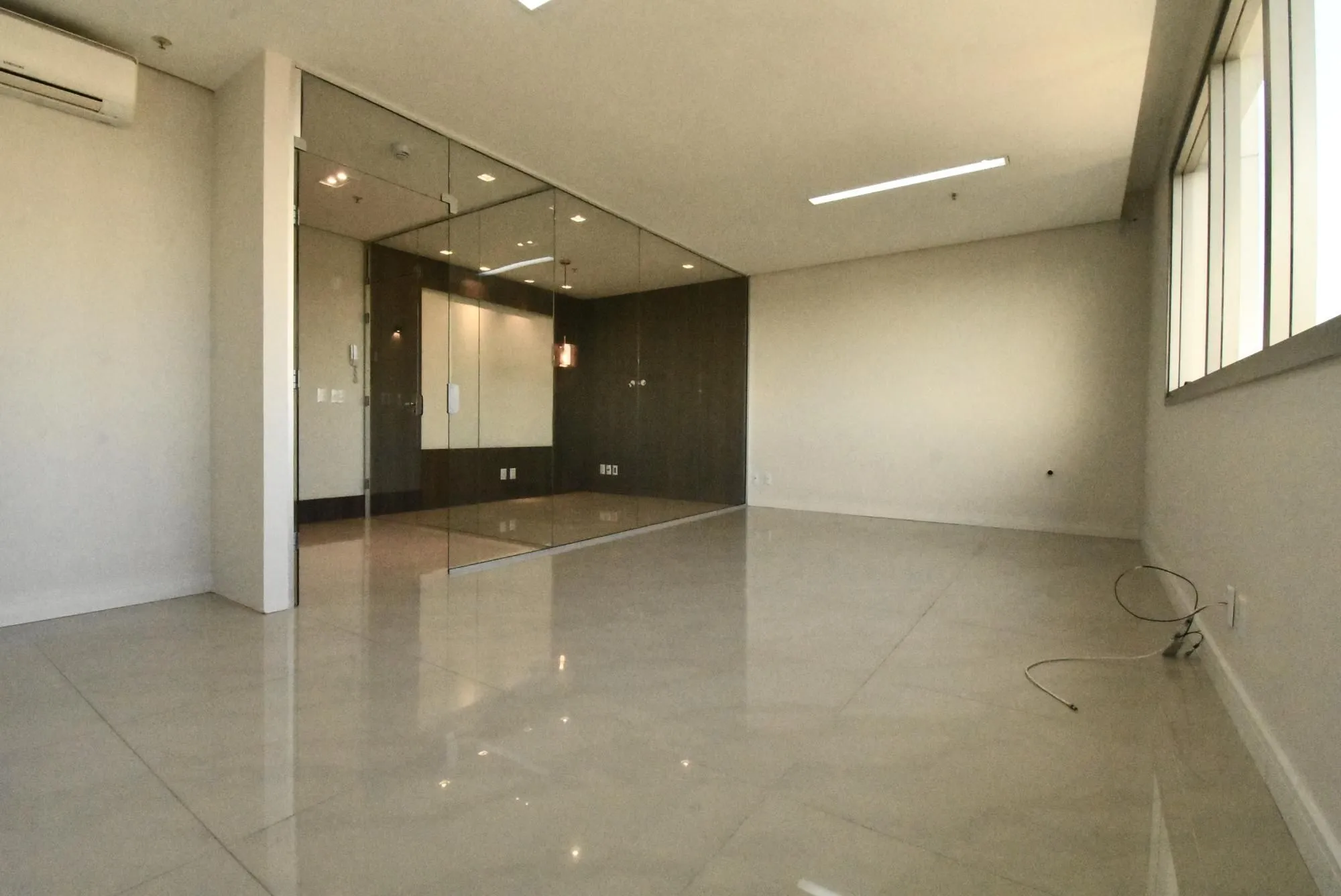 Imagem Linda Sala Comercial no Condomínio Getúlio Vargas Prime Ofices
