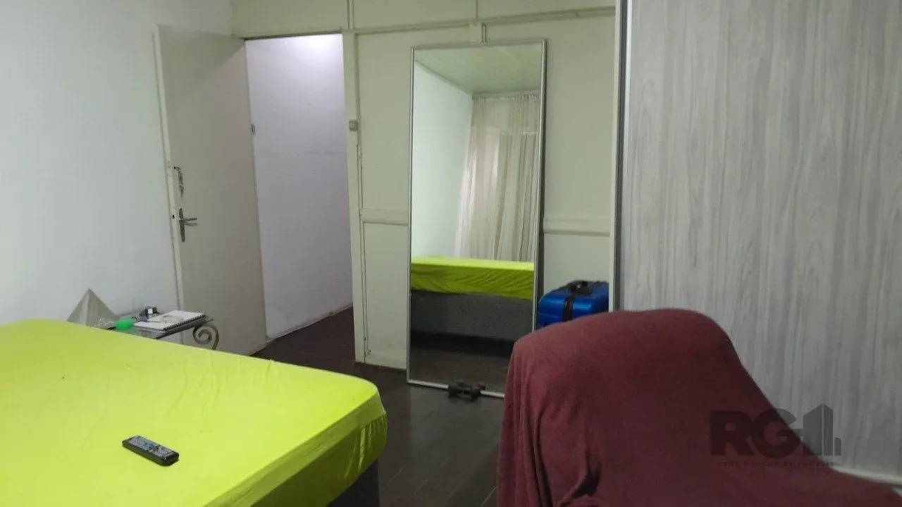 Imagem Casa comercial ou residencial com 2 pisos,,próximo Av.Cristovão Colombo