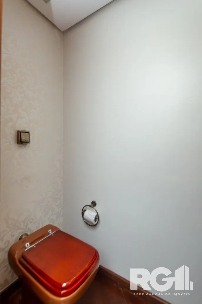 Imagem Apartamento Reformado! Com 3 dorm, sendo 1 suíte, 2 vagas na Rua Corte Real.