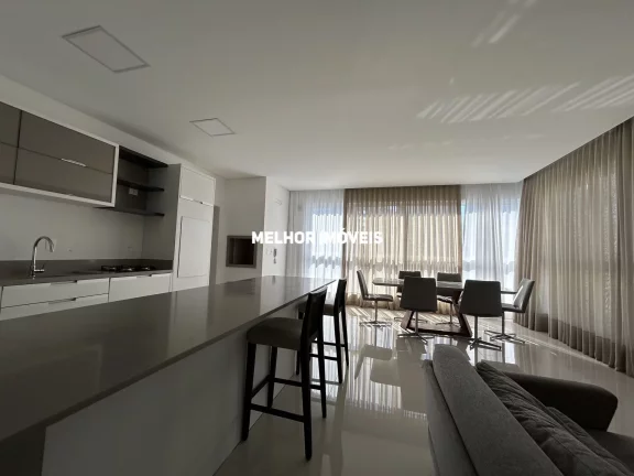 Imagem Apartamento á venda com 03 suítes localizado no Centro de Balneário Camboriú.