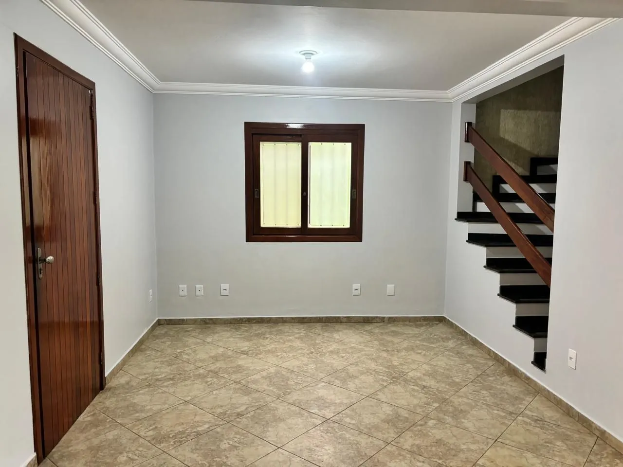 Imagem SOBRADO CONDOMINIO FECHADO - HARMONIA - CANOAS / RS