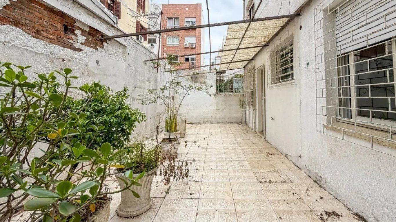 Imagem Apartamento com 2 quartos e 77m² à venda em Bom Fim, Porto Alegre. Rua Tomaz Flores, Bom Fim, Porto Alegre