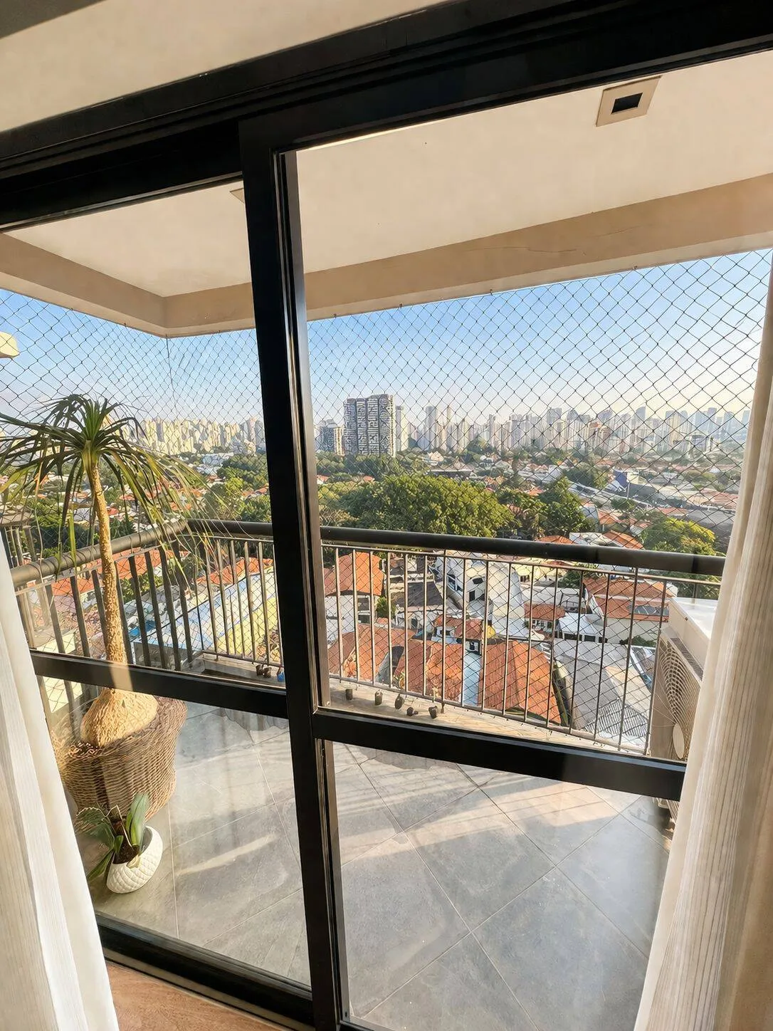 Imagem Apartamento Indianópolis - 117M², 3 Dorms, 3 Suítes, 4 Vagas, Armários.