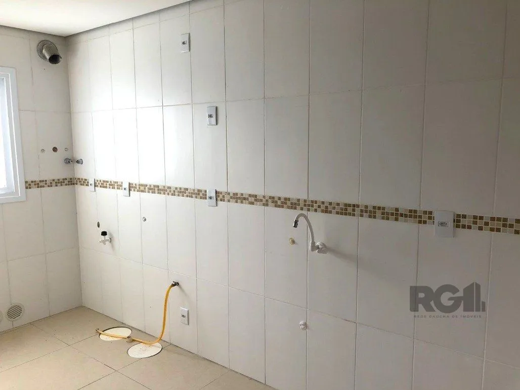 Imagem 2 dorm. com 1 suíte, churrasqueira e vaga de garagem!