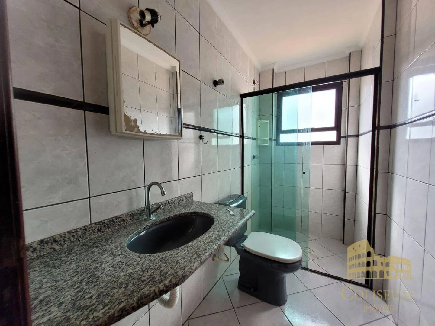 Imagem Apartamento com 1 dormitório para alugar, 54 m² por R$ 2.300,00/mês - Tupi - Praia Grande/SP