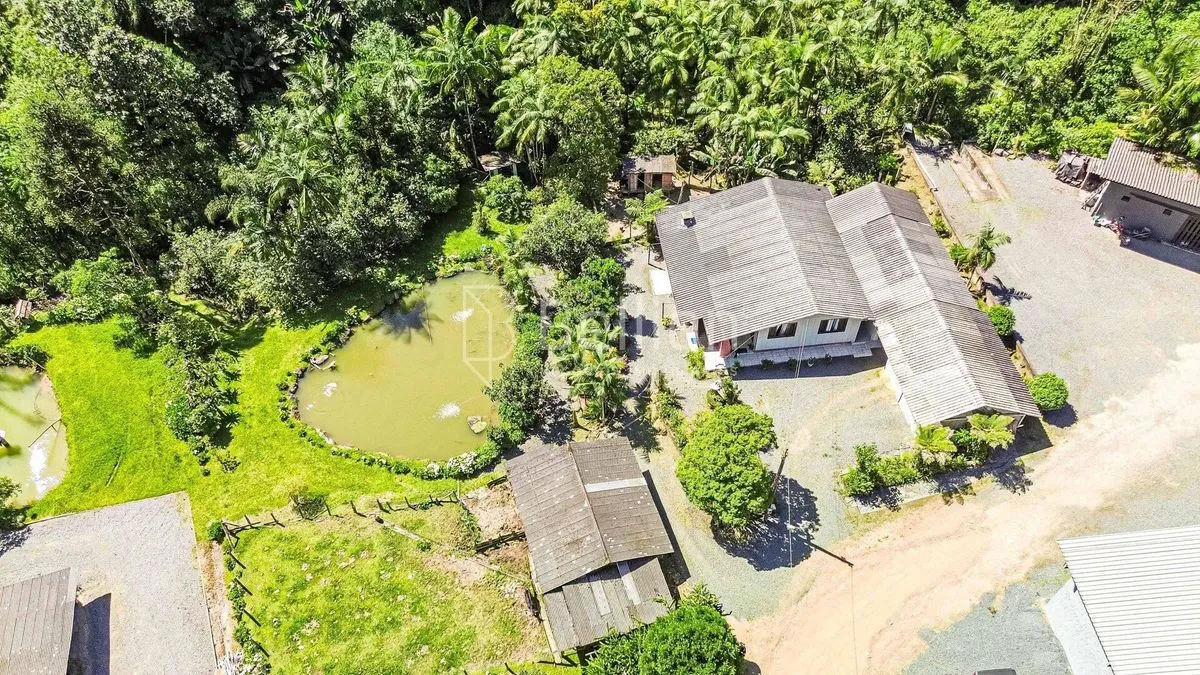 Imagem Sítio com lago e riacho em Rio dos Cedros