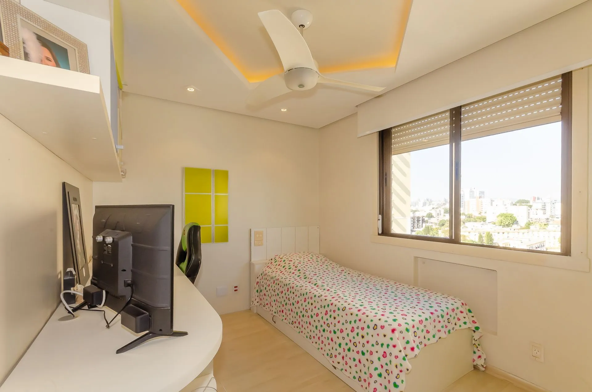 Imagem Santa Barbára Apartamento mobiliado de 3 dormitórios no bairro Passo da Areia