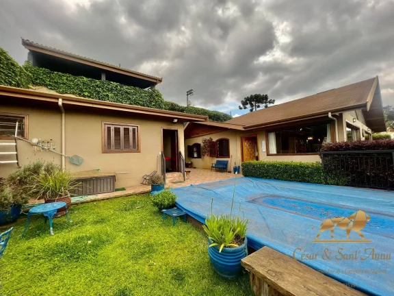 Imagem Linda casa a venda, com vista para centro de Campos do Jordão.