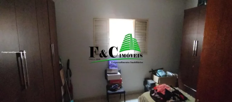 Imagem Casa para Venda em Araras, Parque das Árvores, 5 dormitórios, 1 suíte, 2 banheiros, 2 vagas