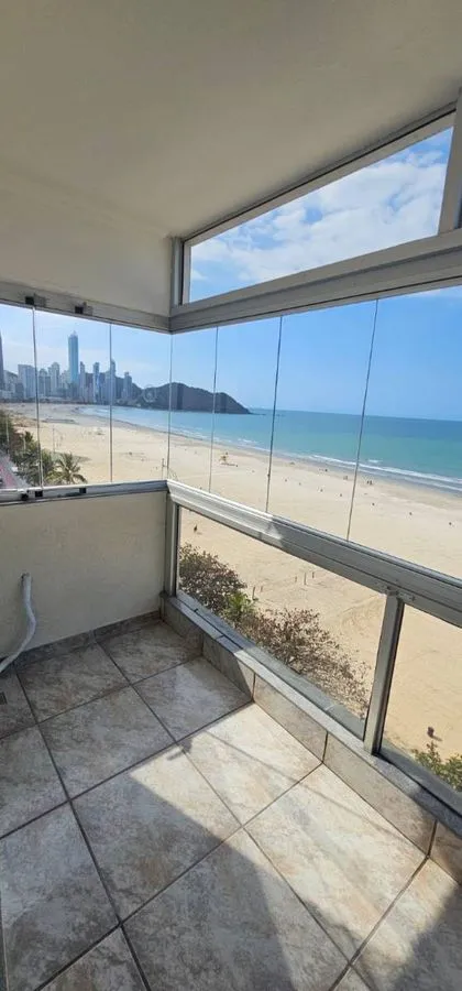 Imagem APARTAMENTO A VENDA NA AVENIDA ATLÂNTICA NA REGIÃO CENTRAL COM SACADA PANORÂMICA