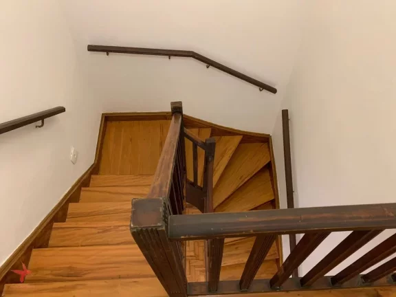 Imagem Casa comercial para locação em São Paulo-SP, bairro Pinheiros: 2 quartos, 2 salas, 2 banheiros, 1 vaga, 110m. Confira!